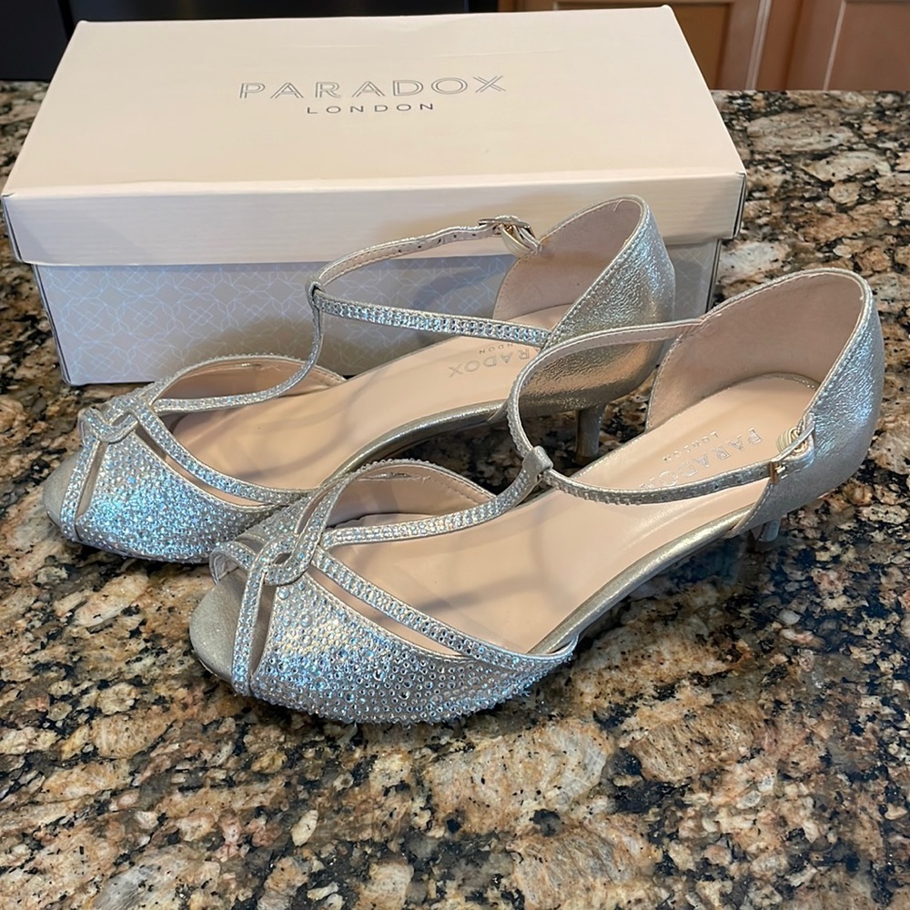 Excellent Condition!  Paradox London “Seva” in Champagne Size 8 Wide